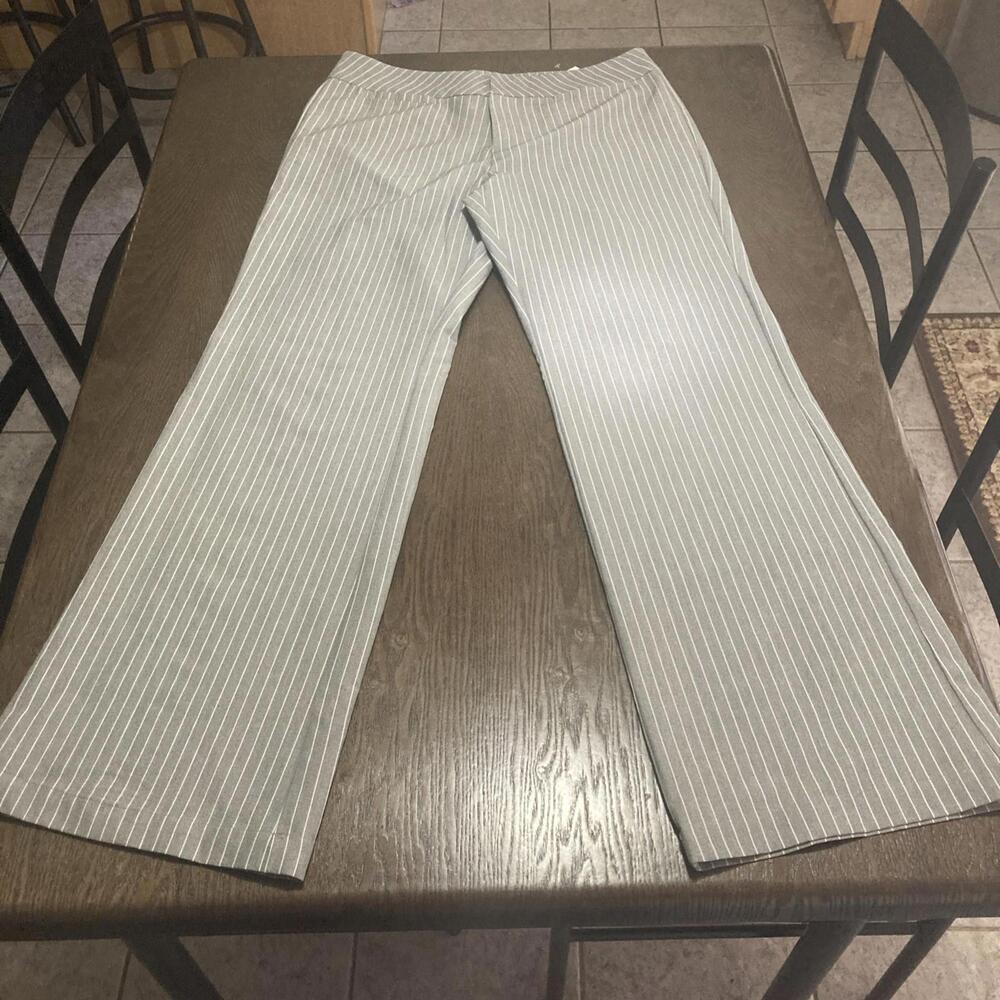 NWT Forever 21 Grey/ White Pinstripe‎ Pant/ Trouser/Dress Pants Office Size L